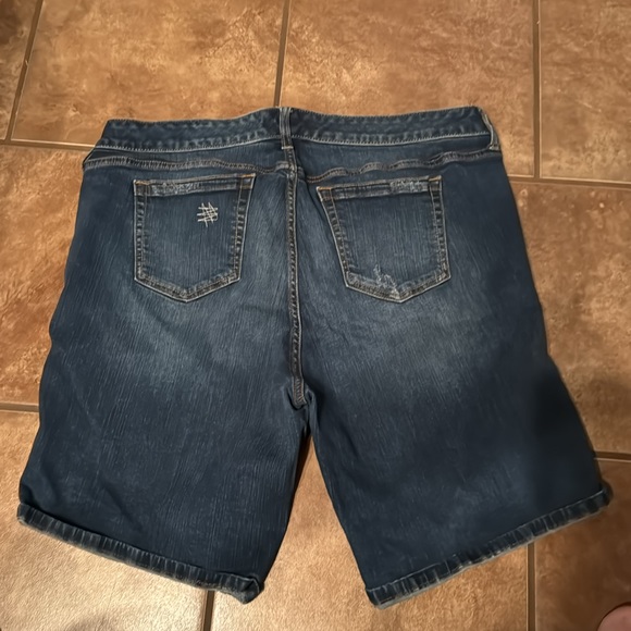 Torrid - Picture 2 of 3